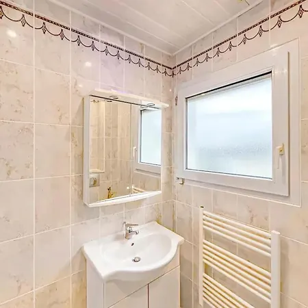 Maison Charmante A Avec Jardin Prive