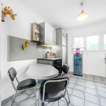 Feriehus Maison Charmante A Avec Jardin Prive Saint-Herblain