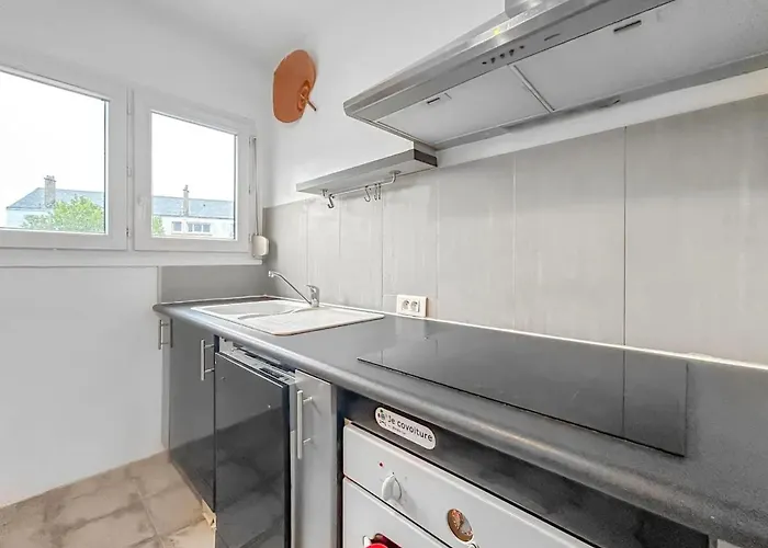 Casa de Férias Maison Charmante à Avec Jardin Privé