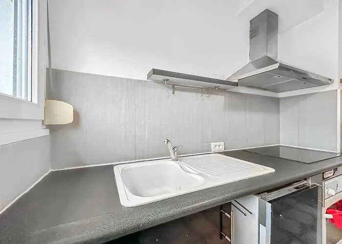 Maison Charmante à Avec Jardin Privé *